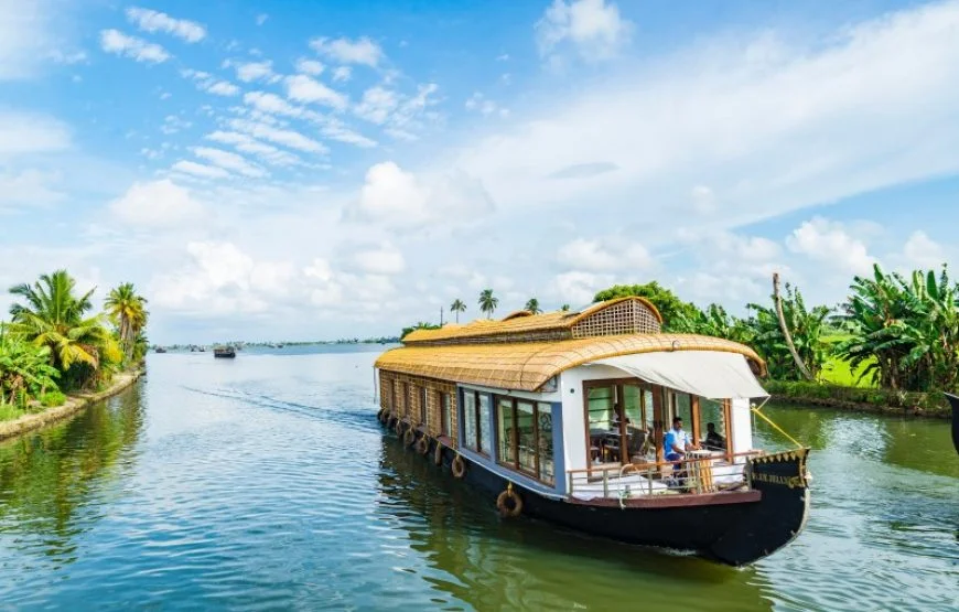 Amazing Munnar Alleppey Tour Packages