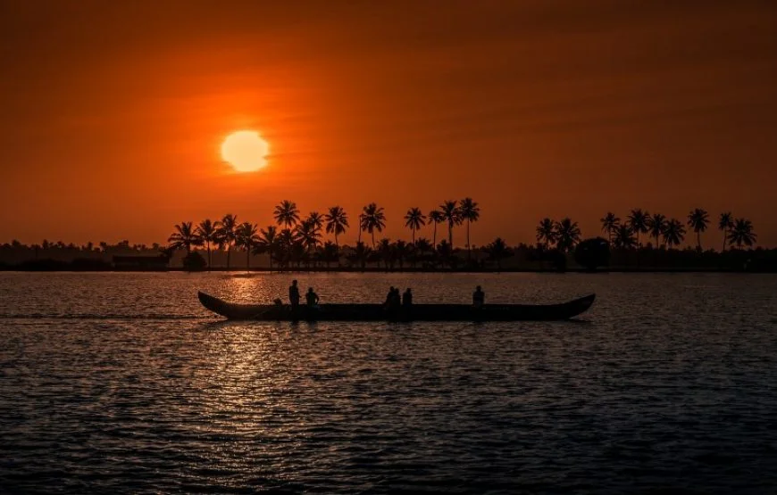 Amazing Munnar Alleppey Tour Packages